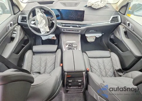 2025 BMW X7 xDrive40I z USA, uszkodzony, nr VIN 5UX23EM06S9Z48858